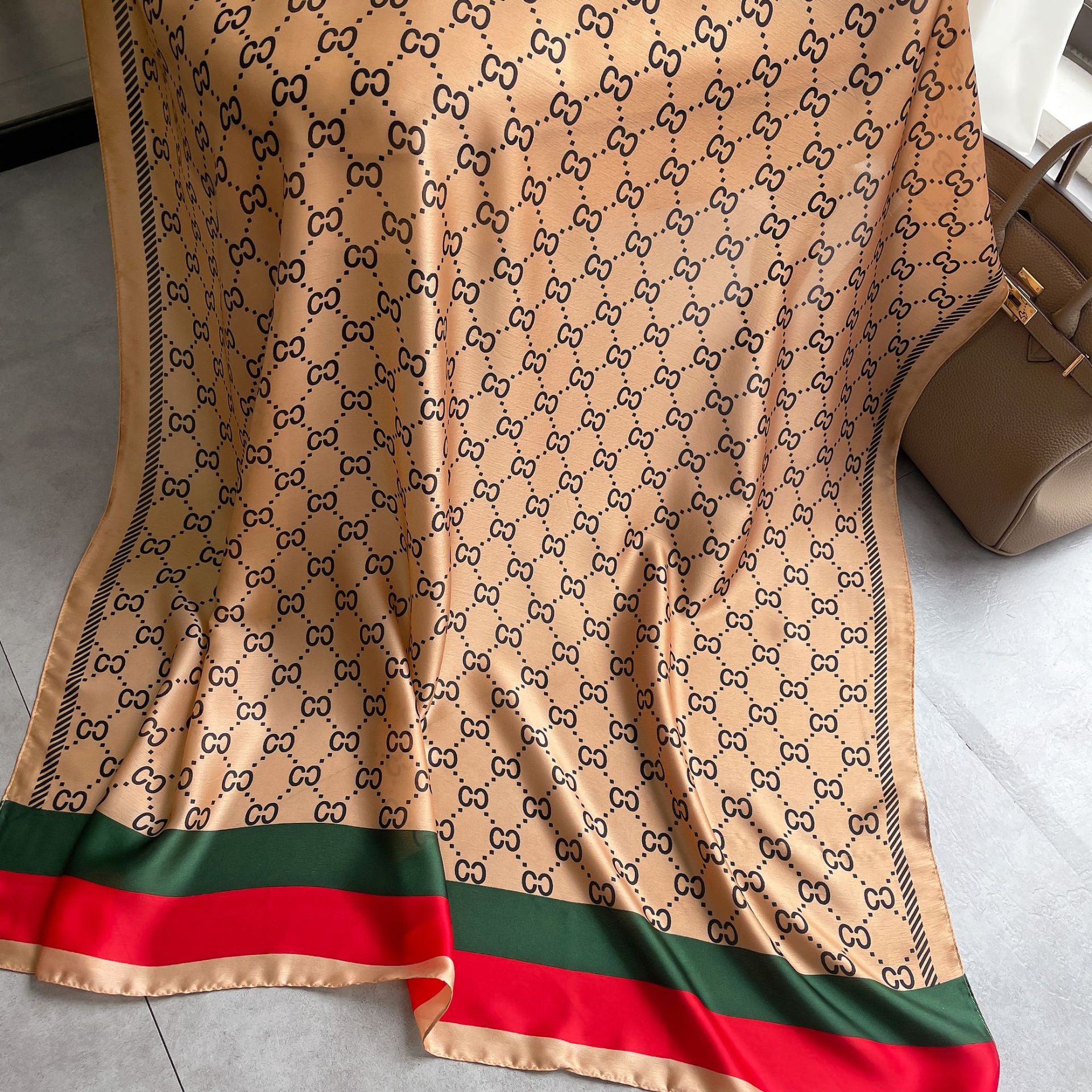 Guc*i silk scarf 🧣_img_2