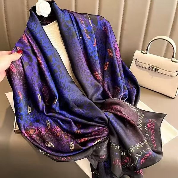 Blue 🔵 print silk scarf 🧣