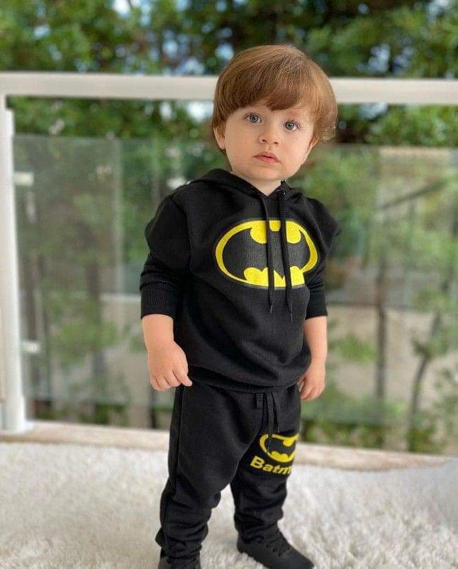 Hoodie and trousers set.