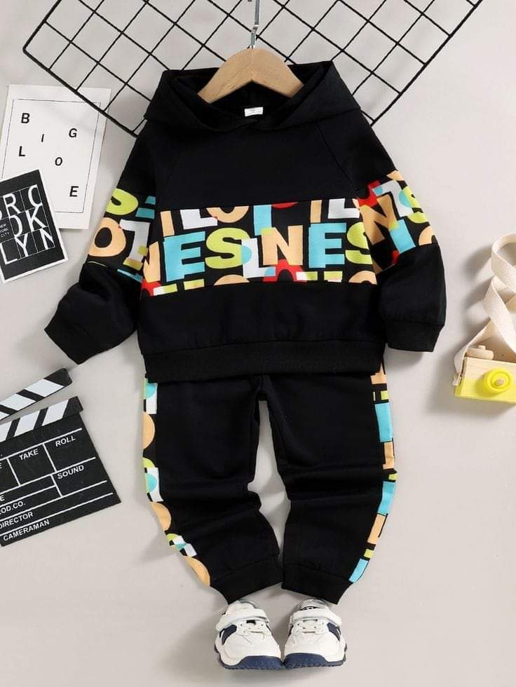 Hoodie and trousers (Black Hoodie and trousers)_img_1
