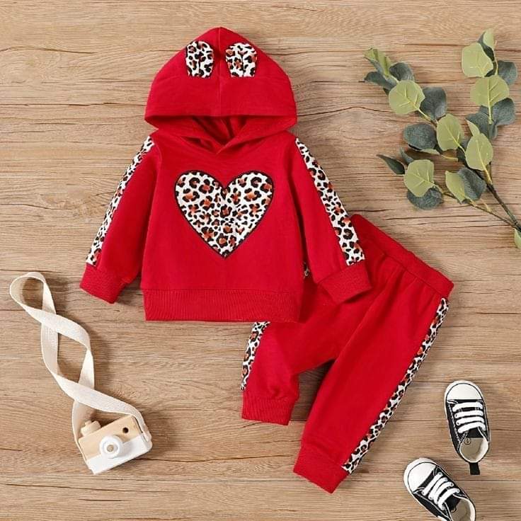 Hoodie and trousers (Red Colour Hoodie and trousers)