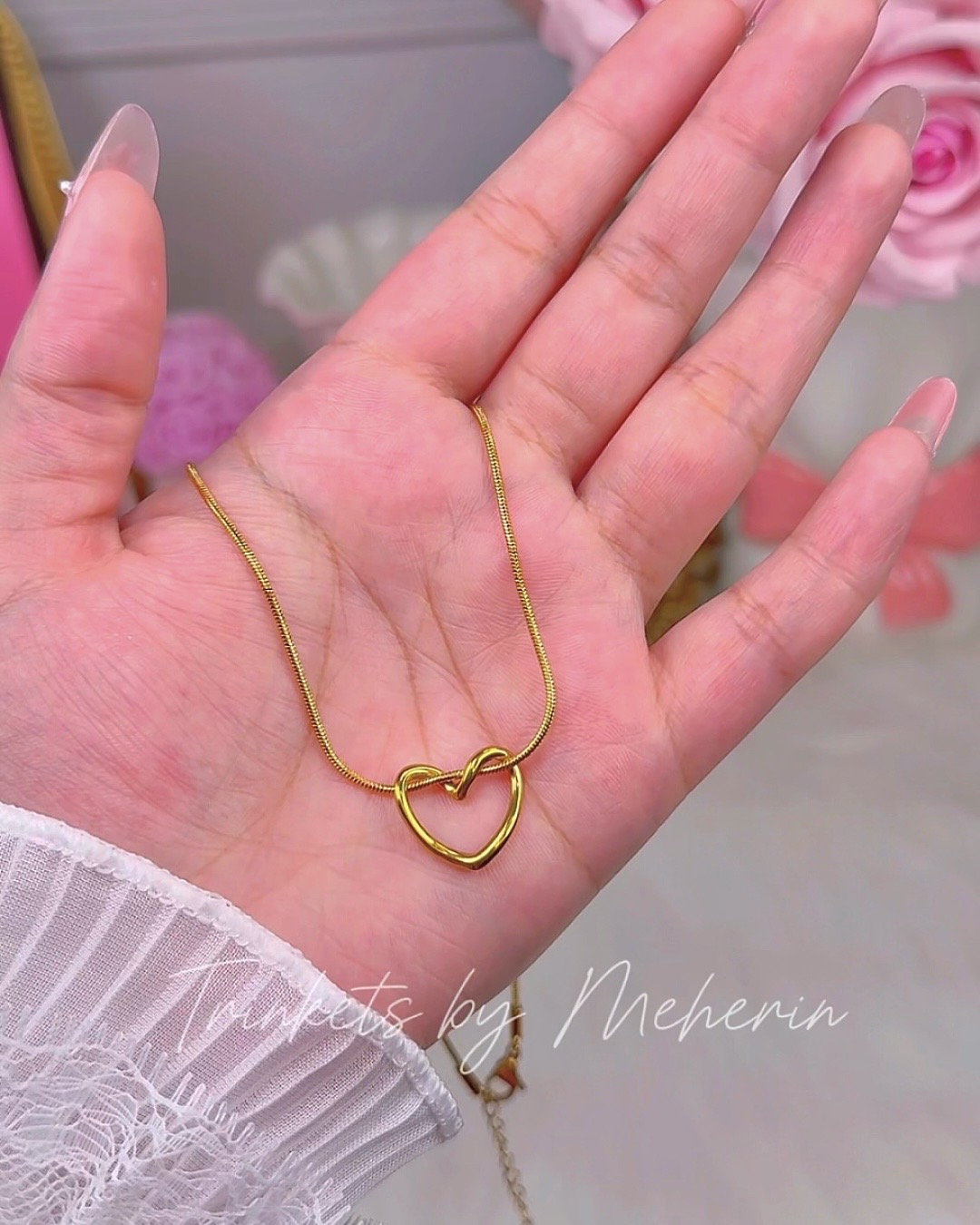 Hollow heart neckpiece_img_5