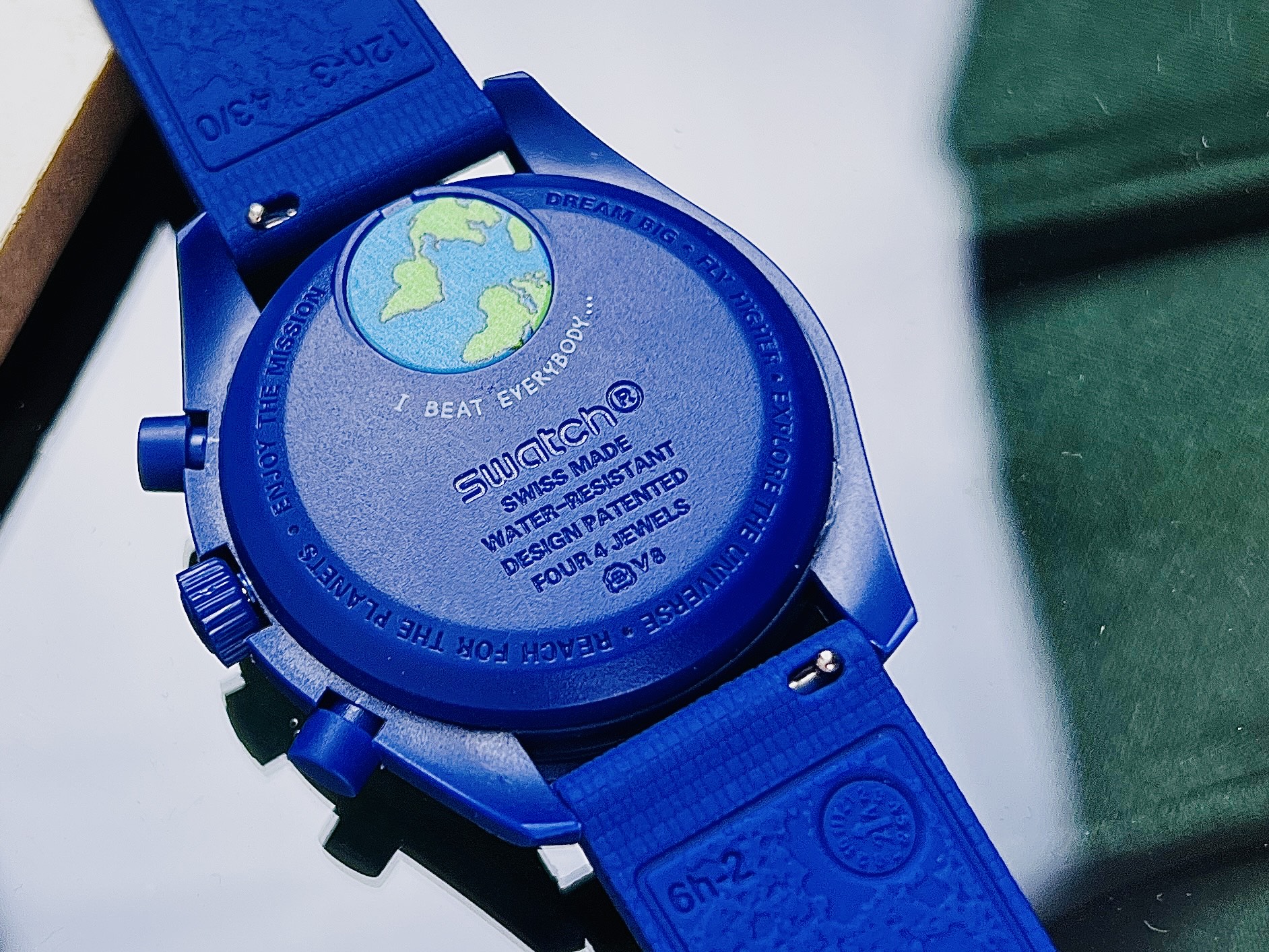 Omega Moon SWatch thumbnail 3