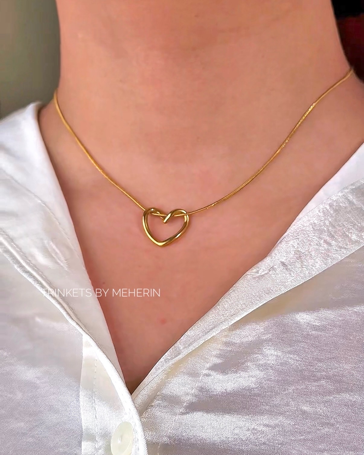 Hollow heart neckpiece_img_1