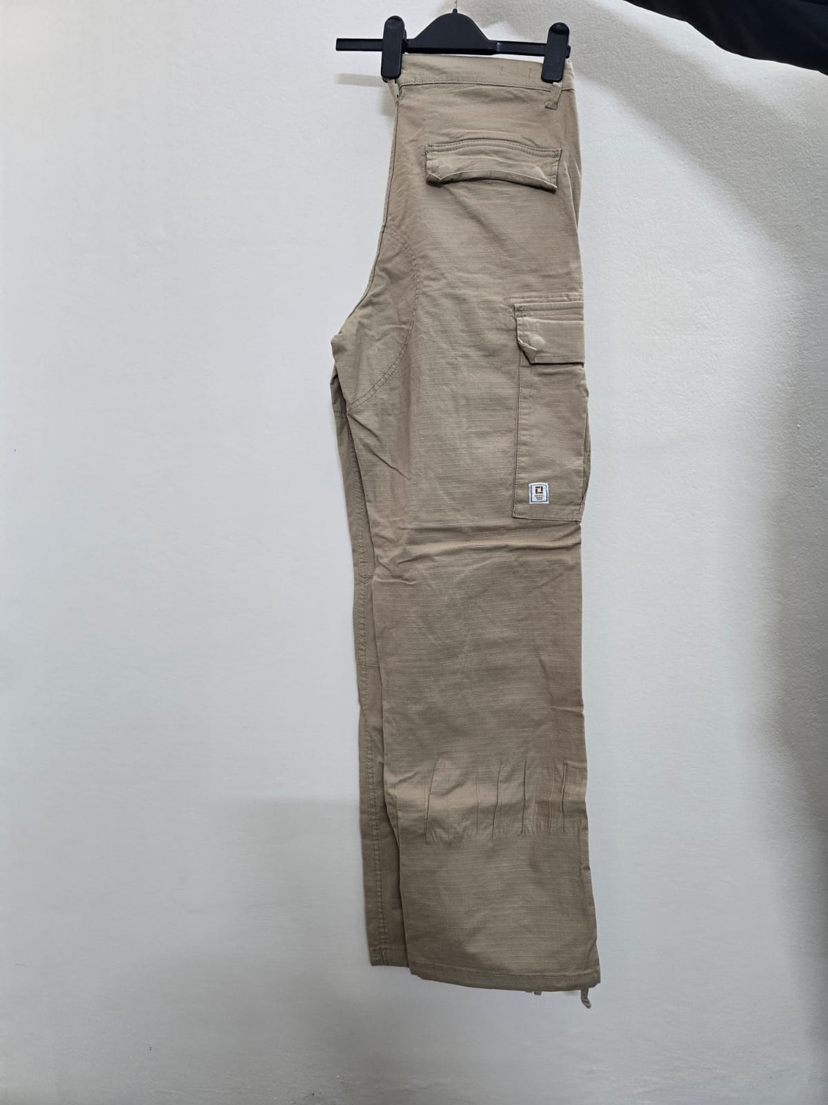 Stylish Beige Cargo - Image 3