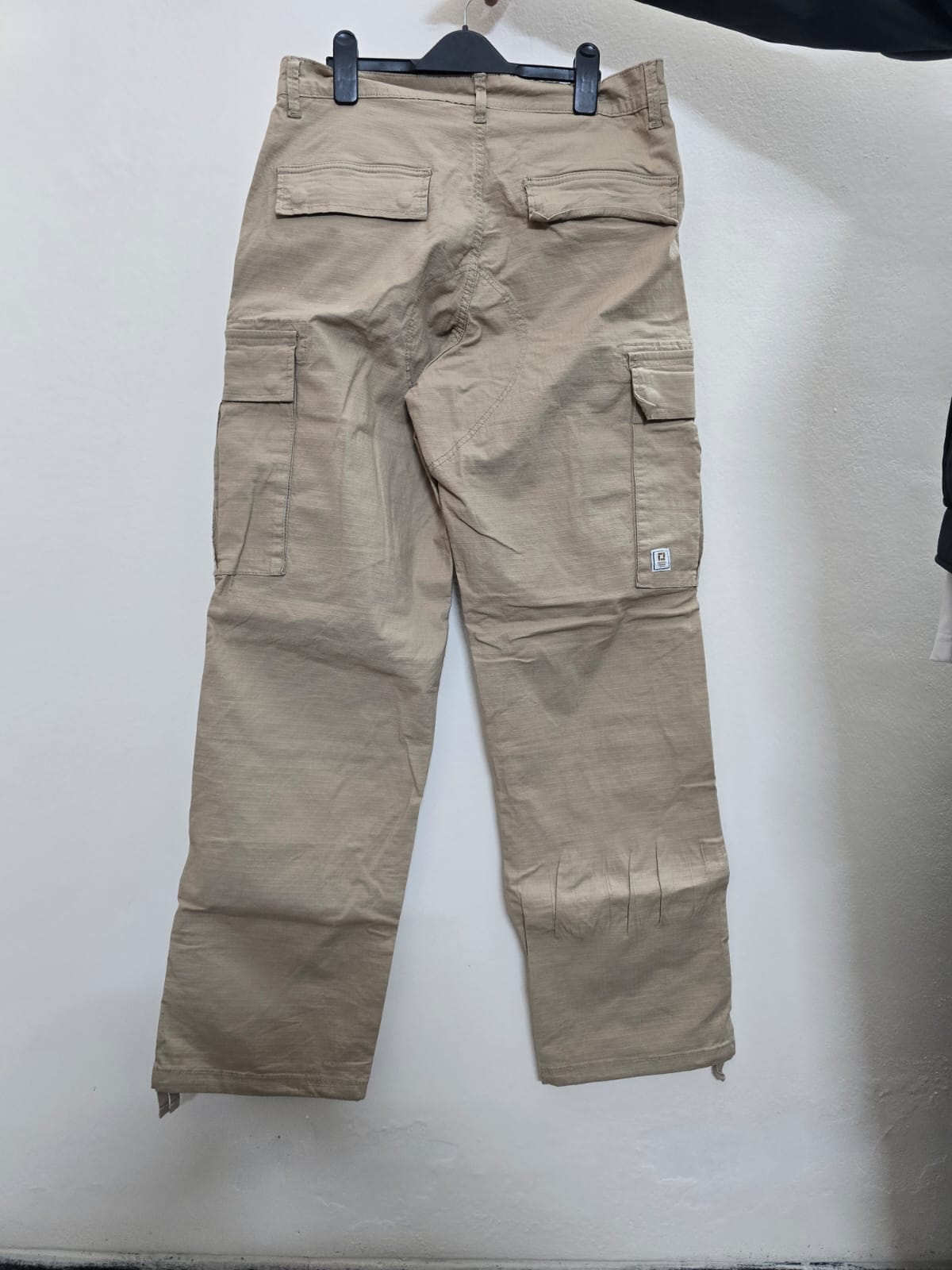 Stylish Beige Cargo - Image 4