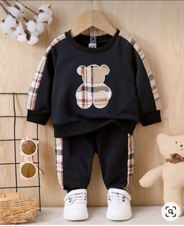 Sweatshirt and trousers set