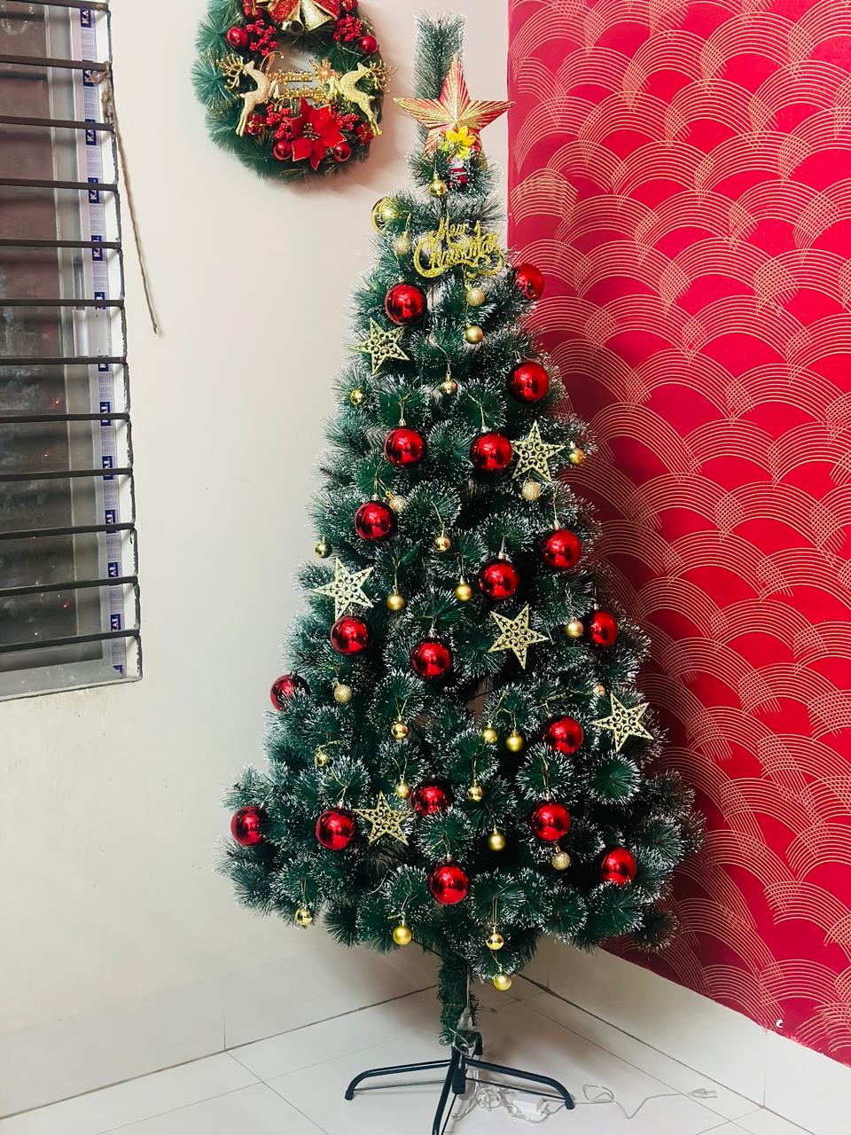 6 Feet Snow Pine Tree with Decorations combo's