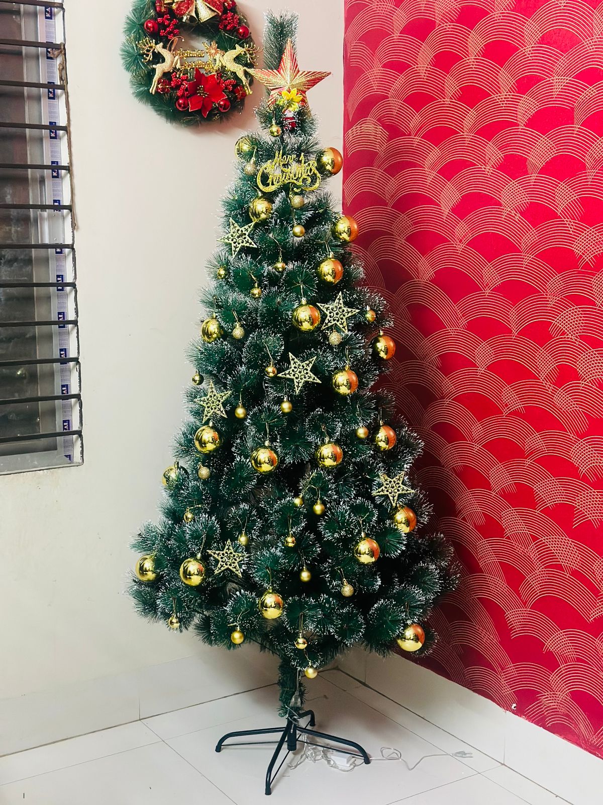 6 Feet Snow Pine Tree with Decorations combo's