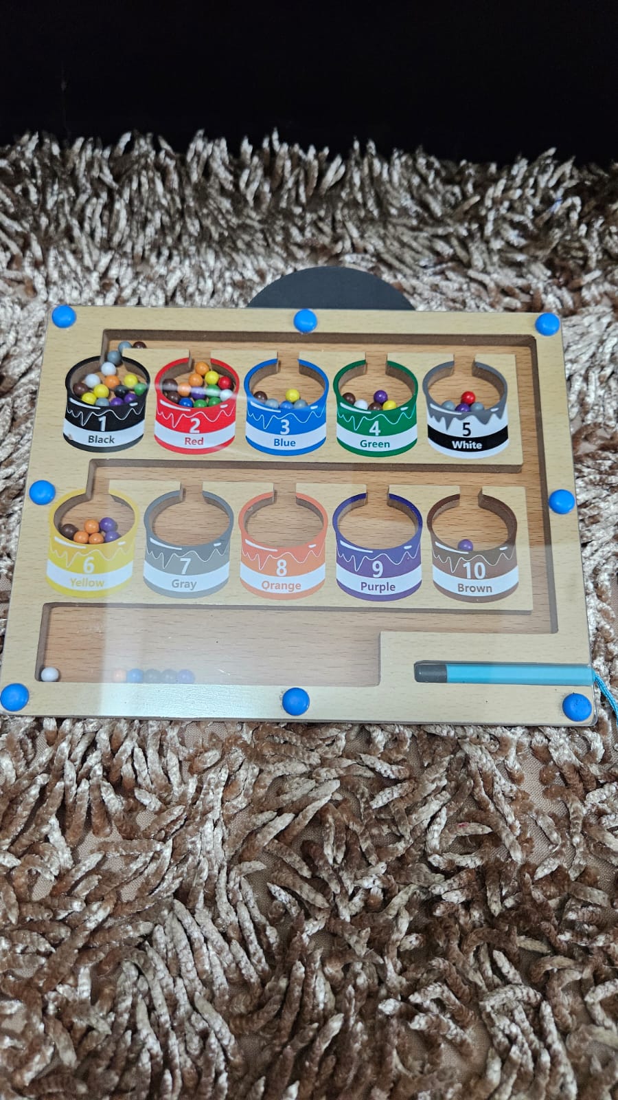 Megnetic colour founding intelligence toy
