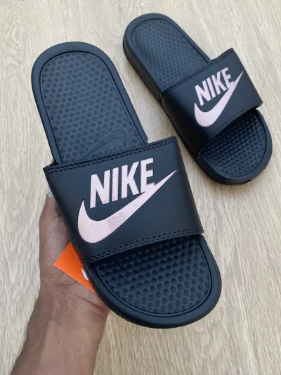 Nike Victori One Slides in Black_img_1
