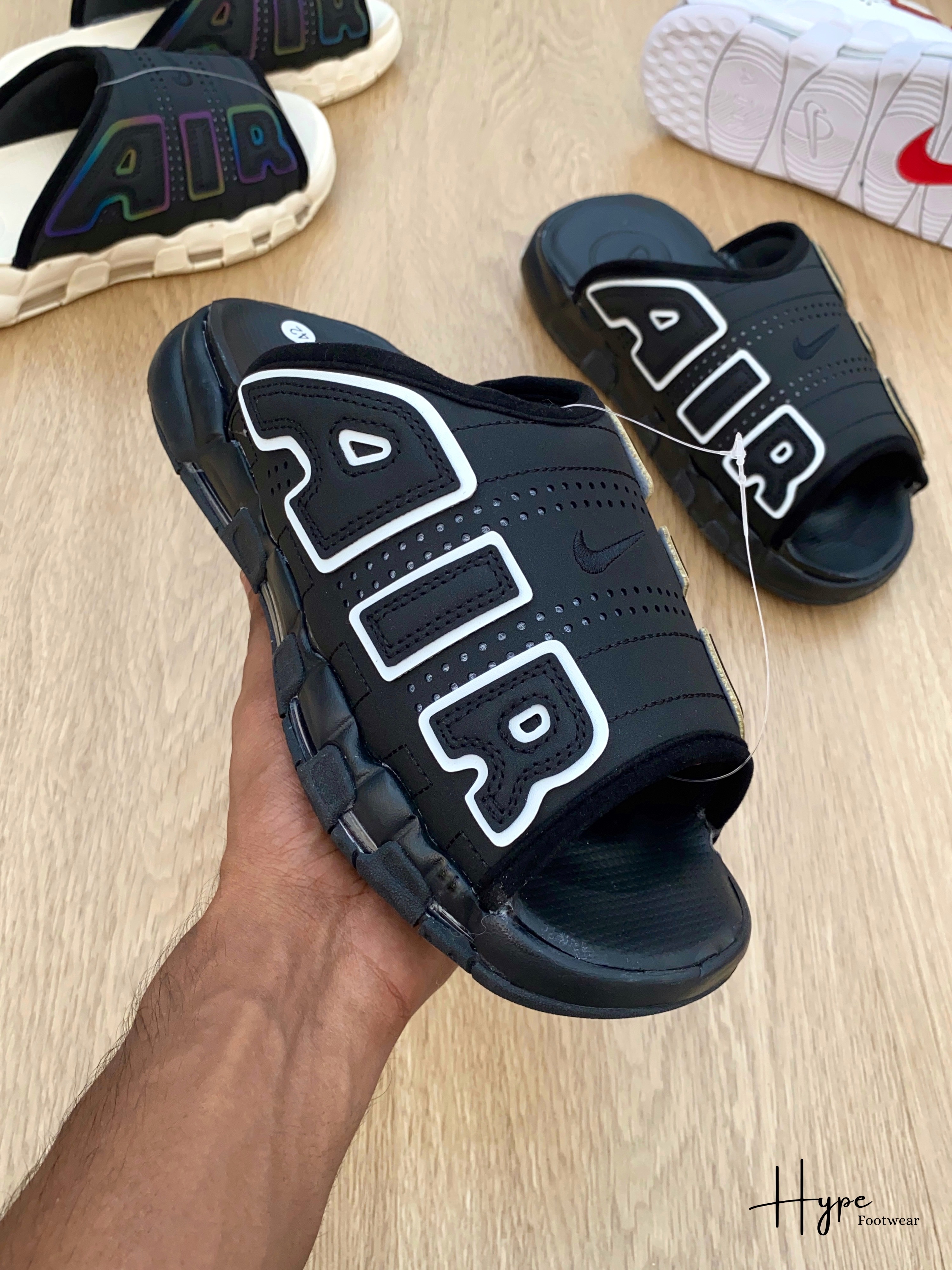 Nike Air More Uptempo in Black