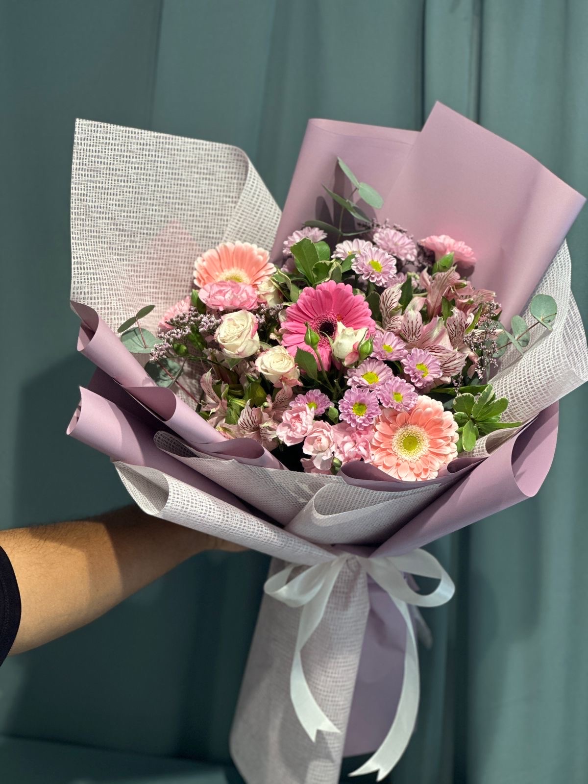 Gerbera & baby cChrysanthemum mix hand bouquet