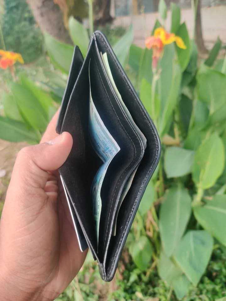 KROYSHALA Men's Leather Wallet - Black | Slim & Stylish Bifold_img_4