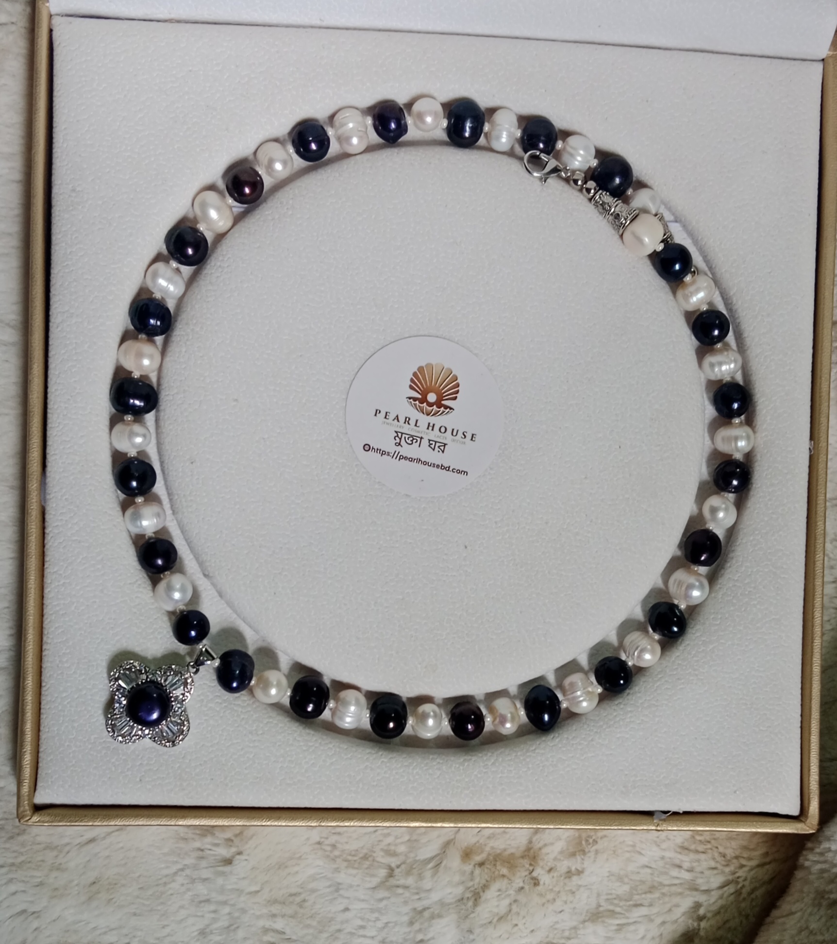 Exclusive Pearl Necklace_img_0