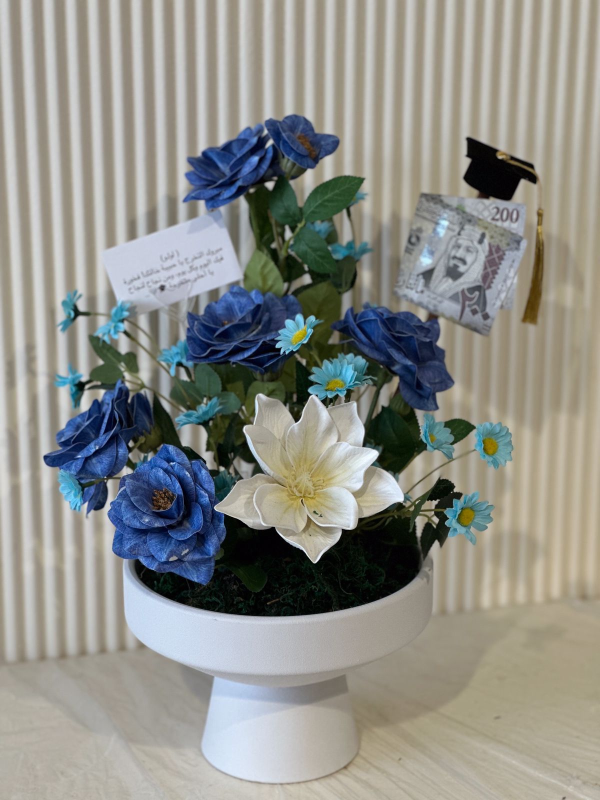 Artificial flowers vase( blue and white)