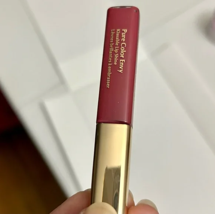 ESTEE LAUDER PURE COLOR ENVY KISSABLE LIP SHINE -ANGELIC TWIST (COS775)