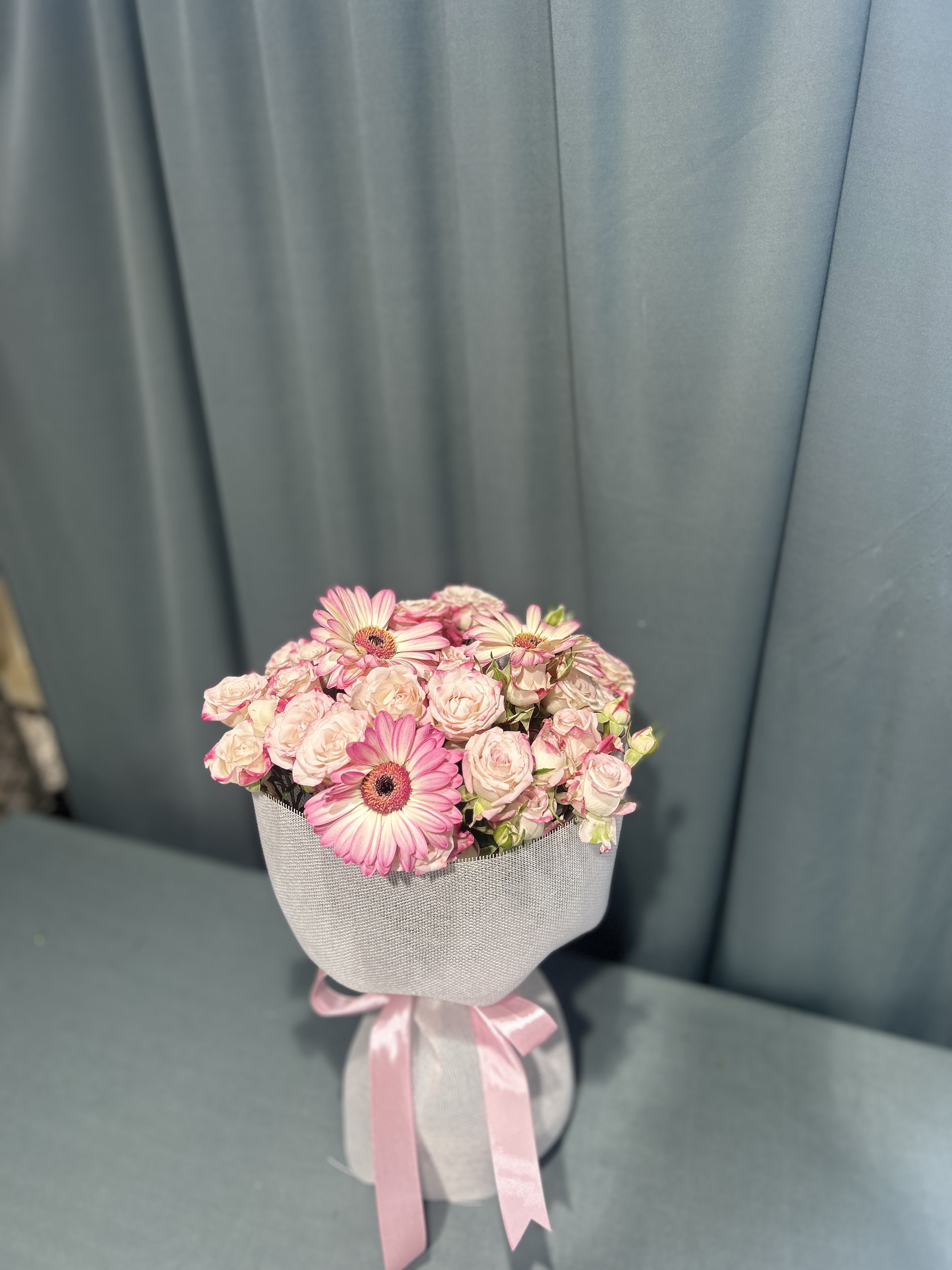 Pink & White hand bouquet_img_1