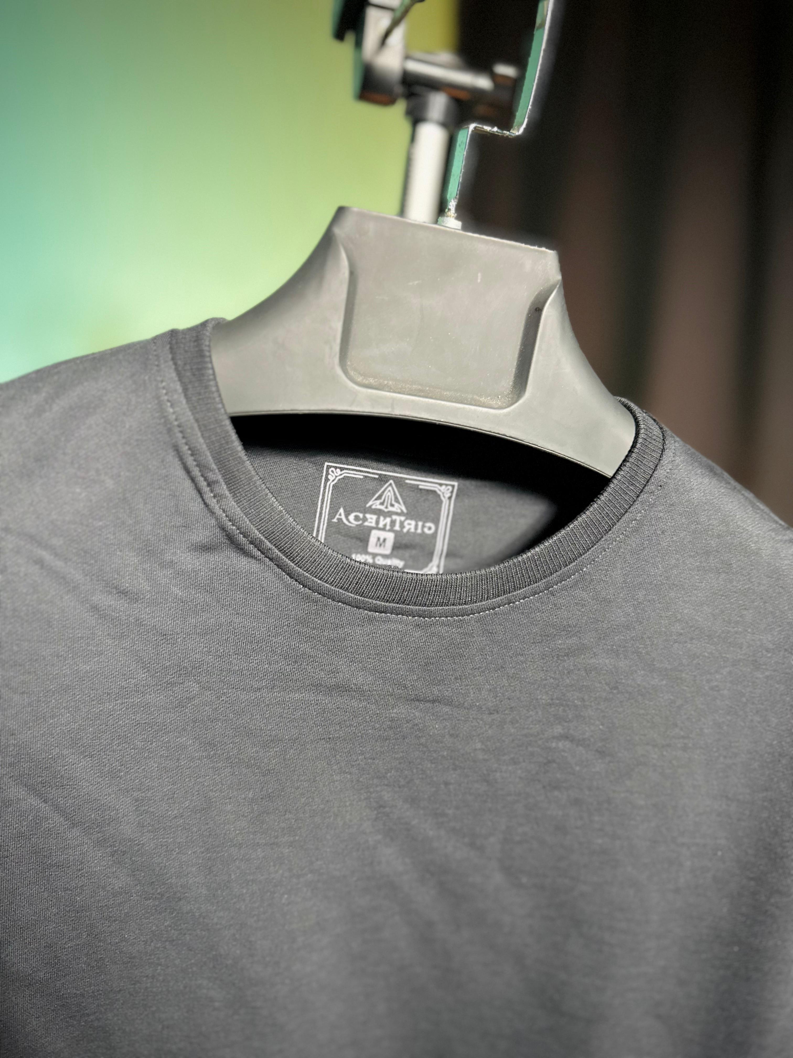 ACENTRIC'S Round-Neck Pullover Sweatshirt - Image 3