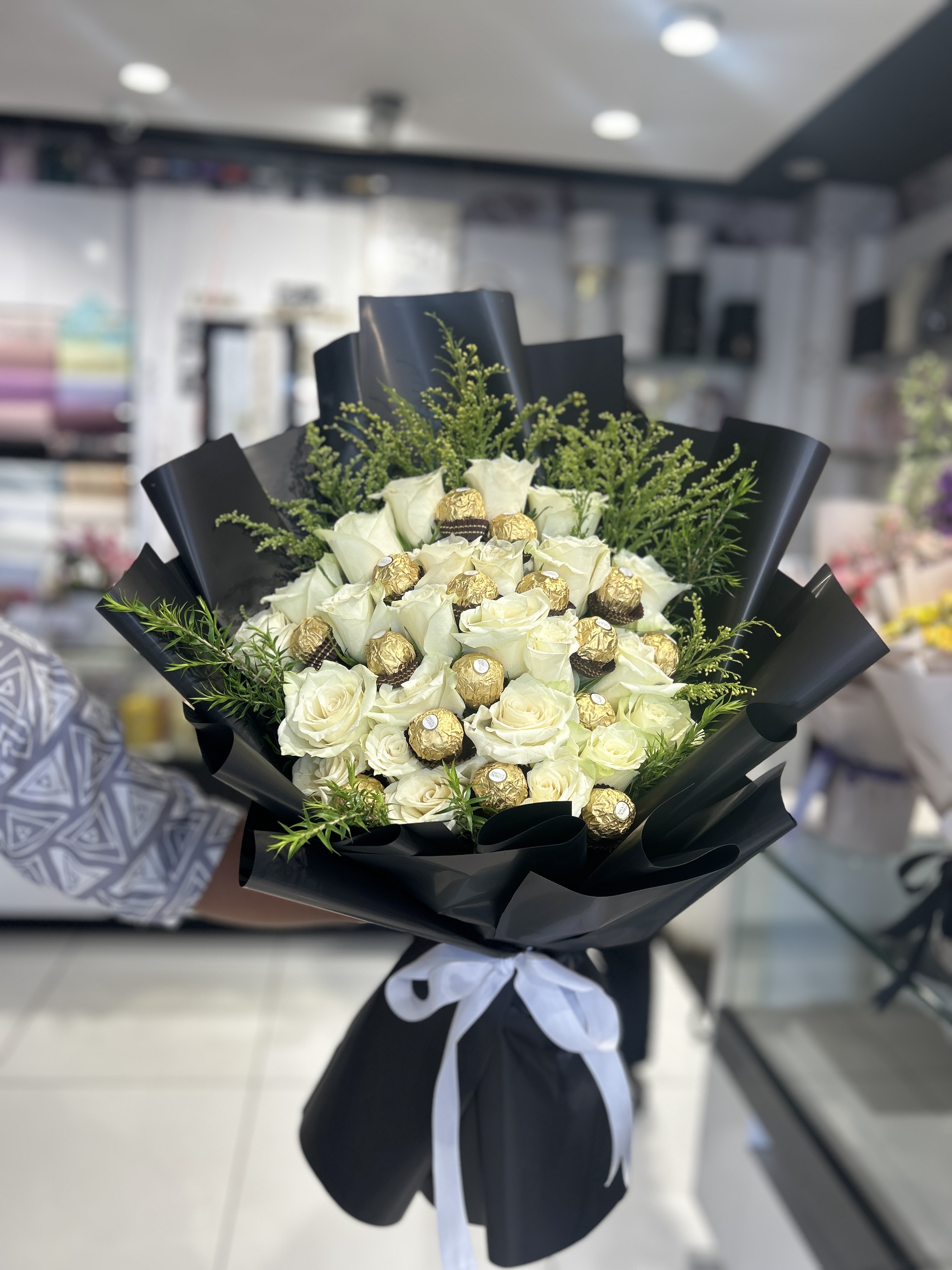 Chocolates in white gerden_img_1