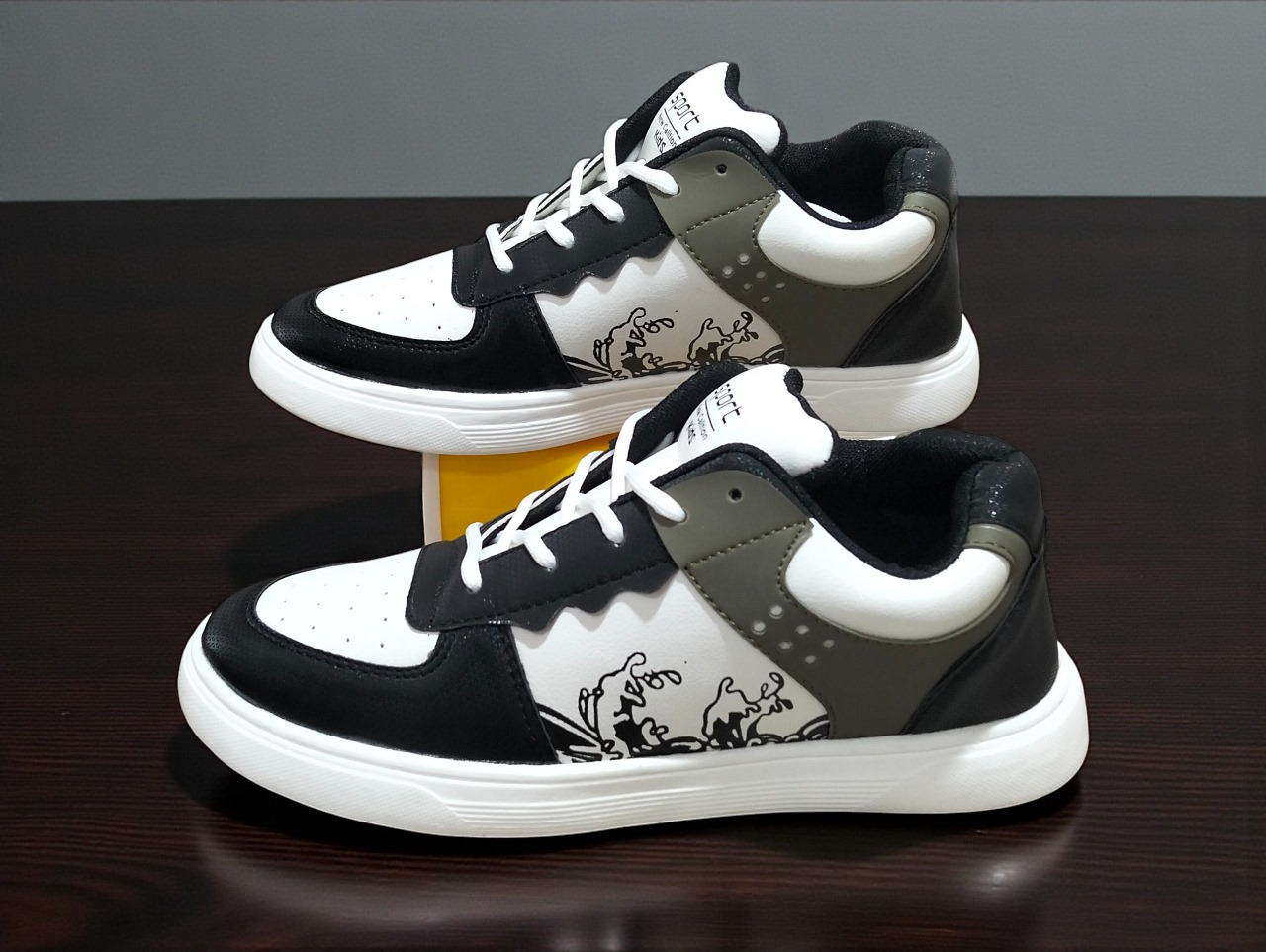 Premium Fashionable Sneaker ( ADS-2)_img_8