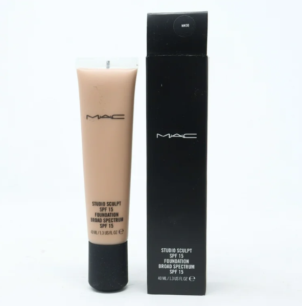 MAC Studio Sculpt SPF 15 Foundation – NW30 (MAC8)