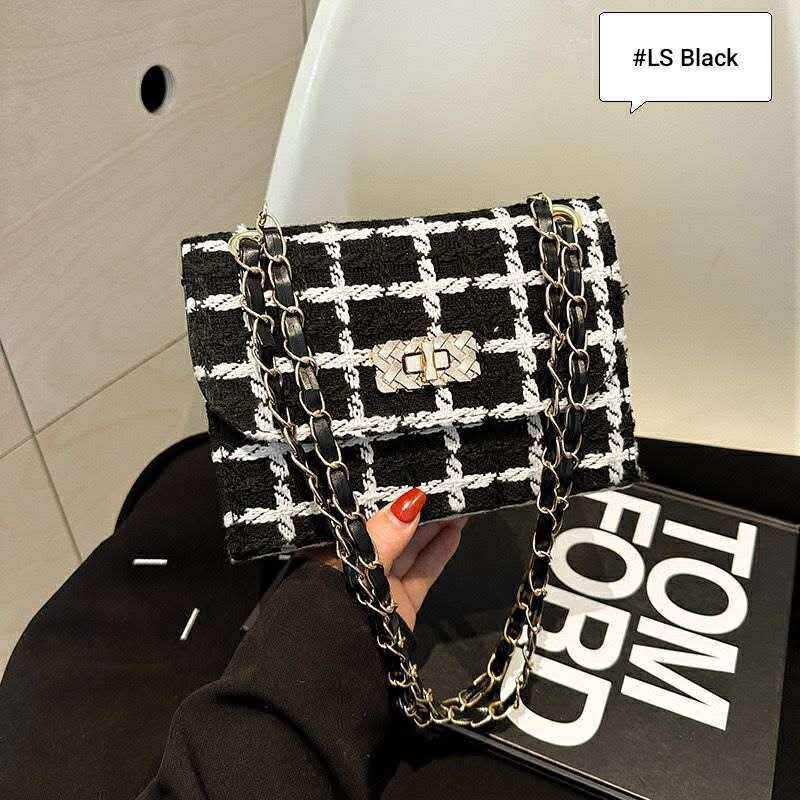 Chained Texture Square Bag_img_1