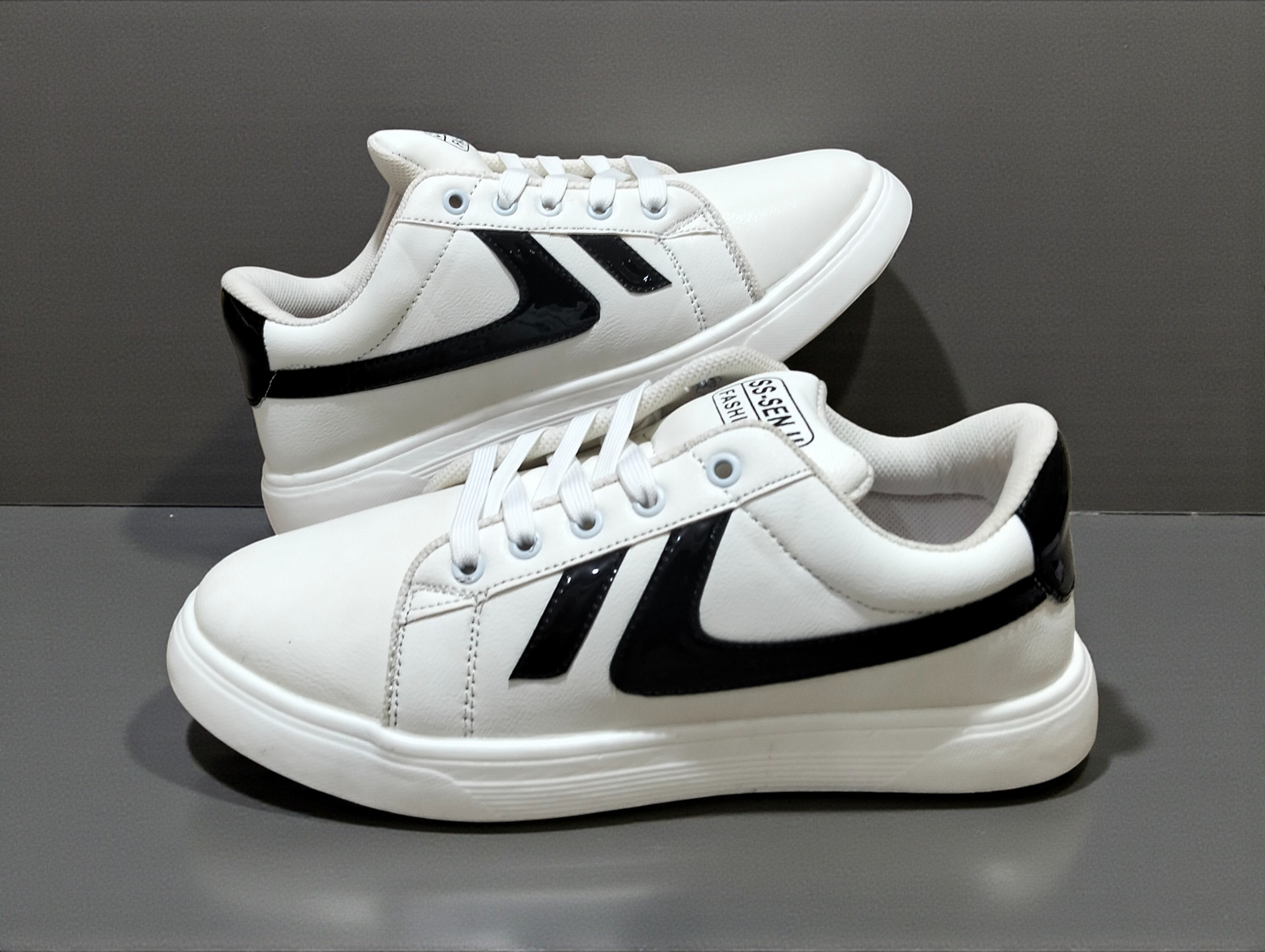 Premium Fashionable Sneaker(ADS-3)_img_3