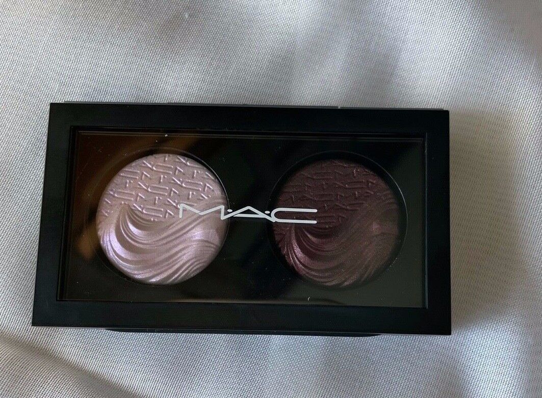 The MAC Extra Dimension Eye Shadow x 2 (COS616)