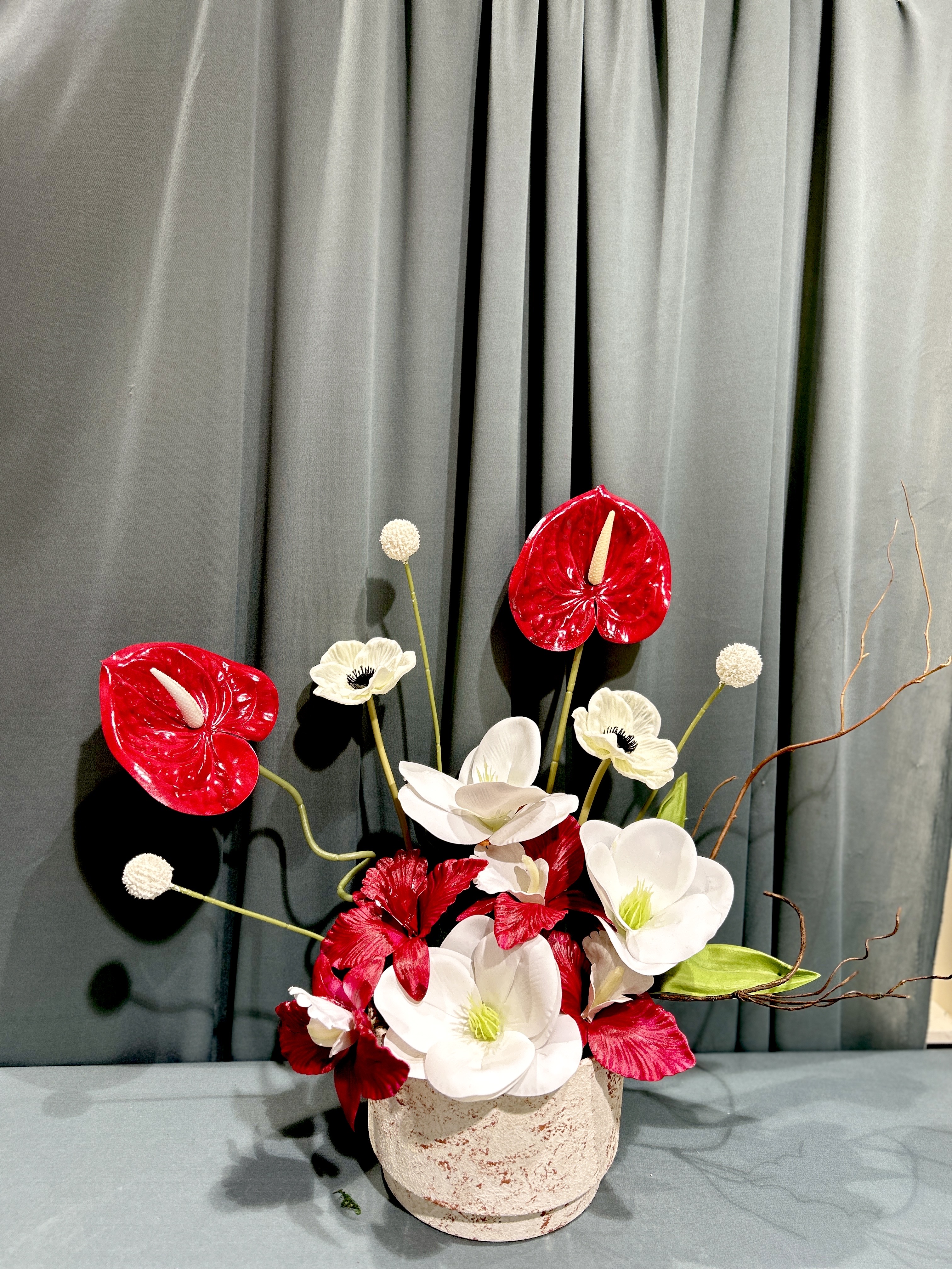 Artificial flowers vase Red and white multiple type_img_1