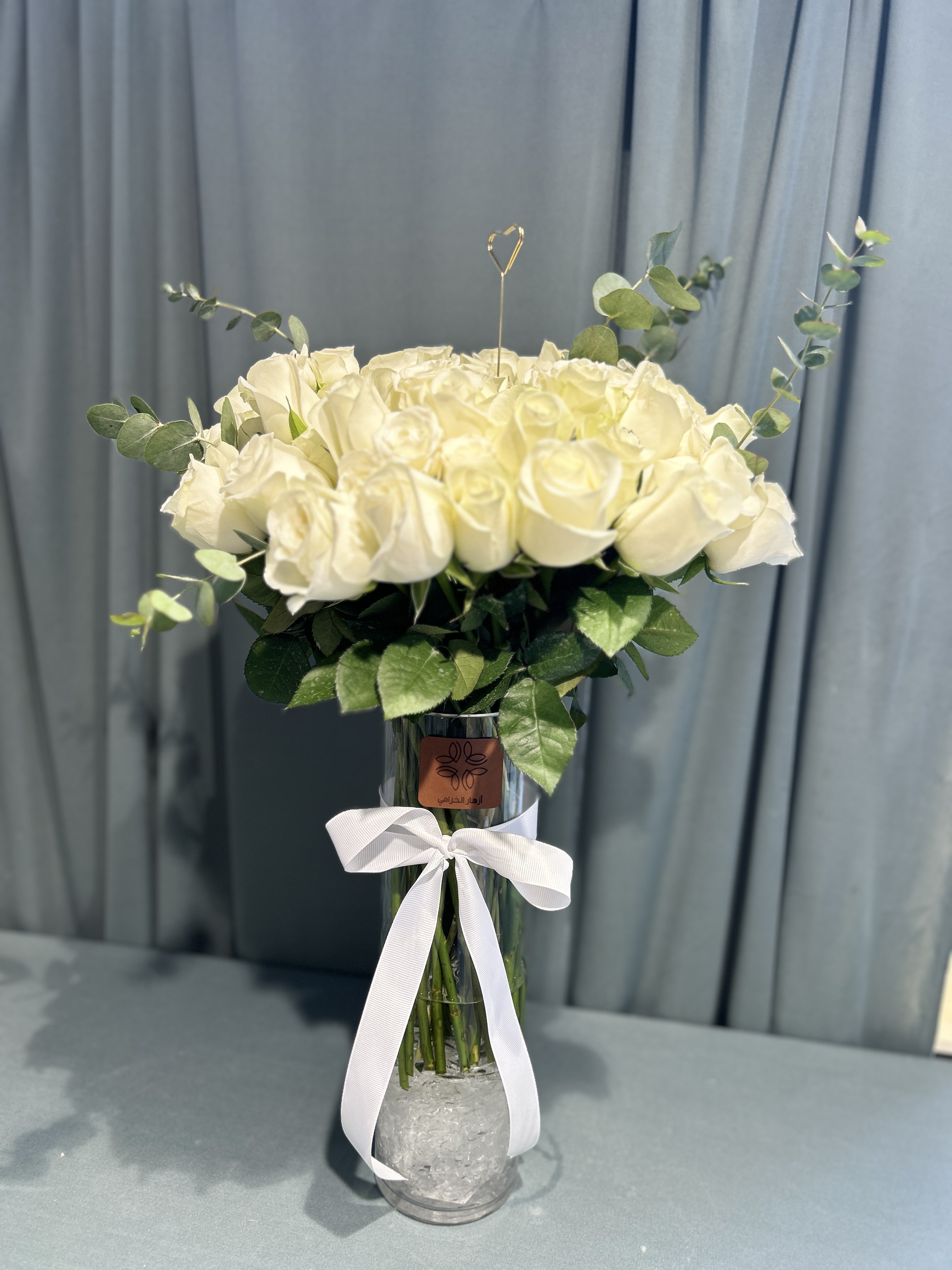 White rose and baby roses large  vase_img_1