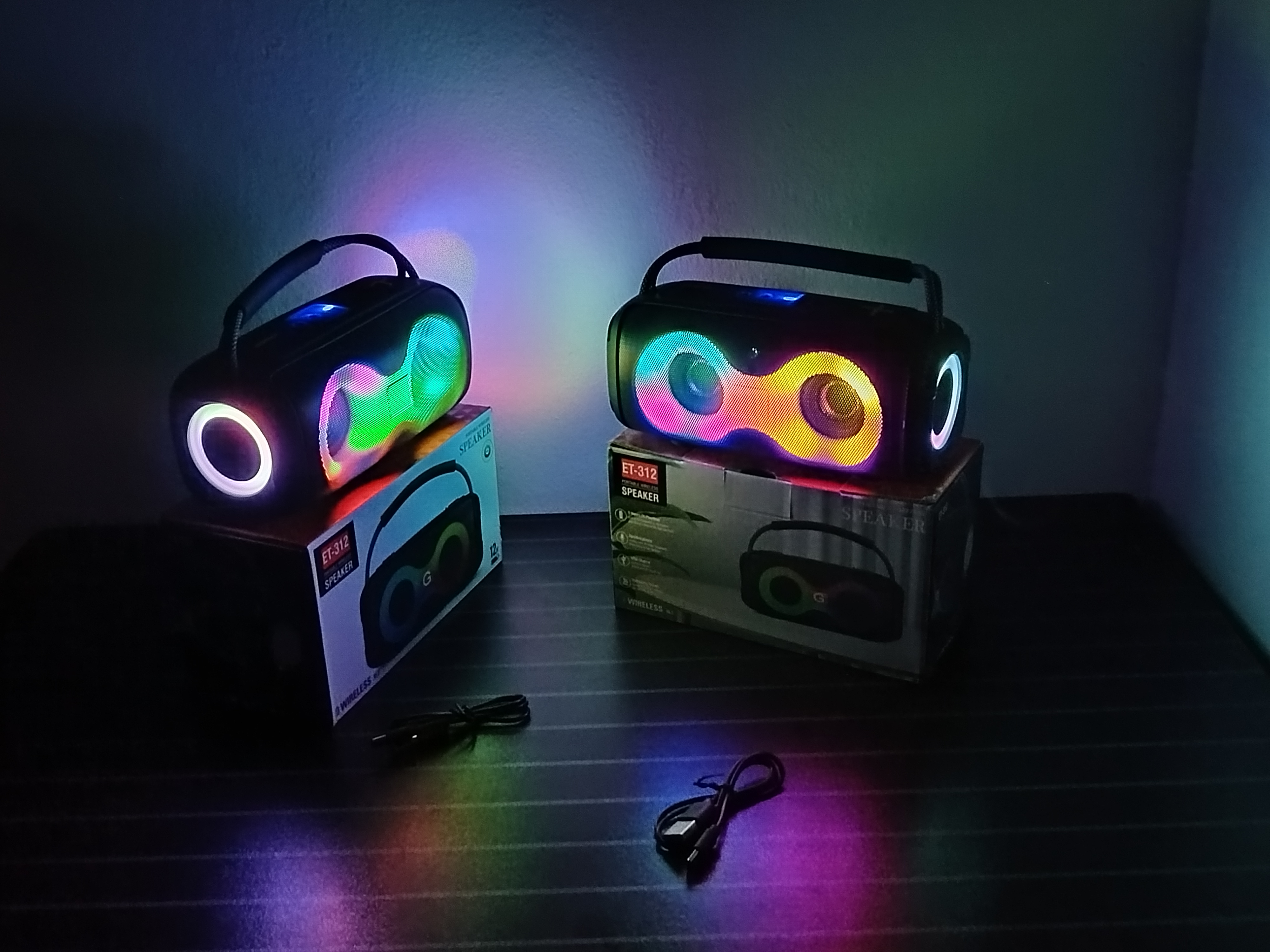 ET-312 Portable Wireless Speaker with RGB Light - Image 2