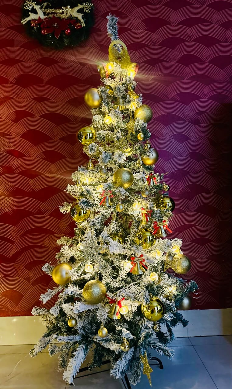 5 FEET FULL SNOW Tree with Decorations combo's