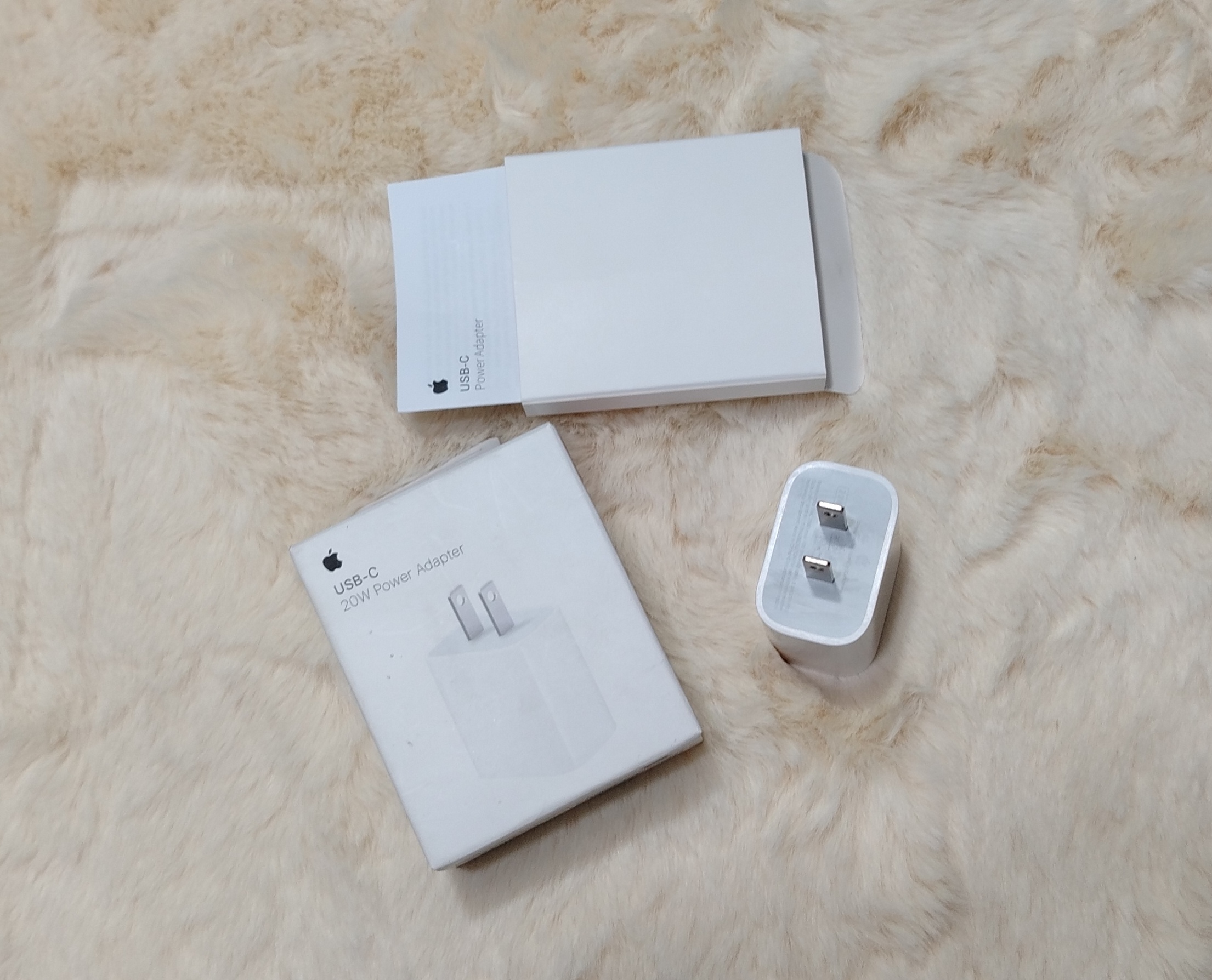 Apple USB-C 20W Power Adapter - Image 1