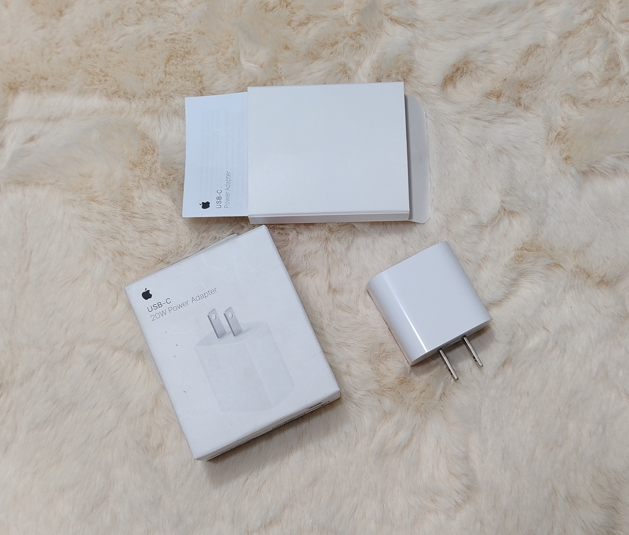 Apple USB-C 20W Power Adapter - Image 4