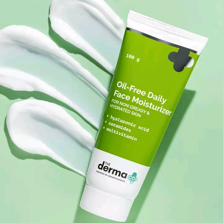 The Derma CO Oil-Free Daily Face Moisturizer with Hyaluronic Acid 100g