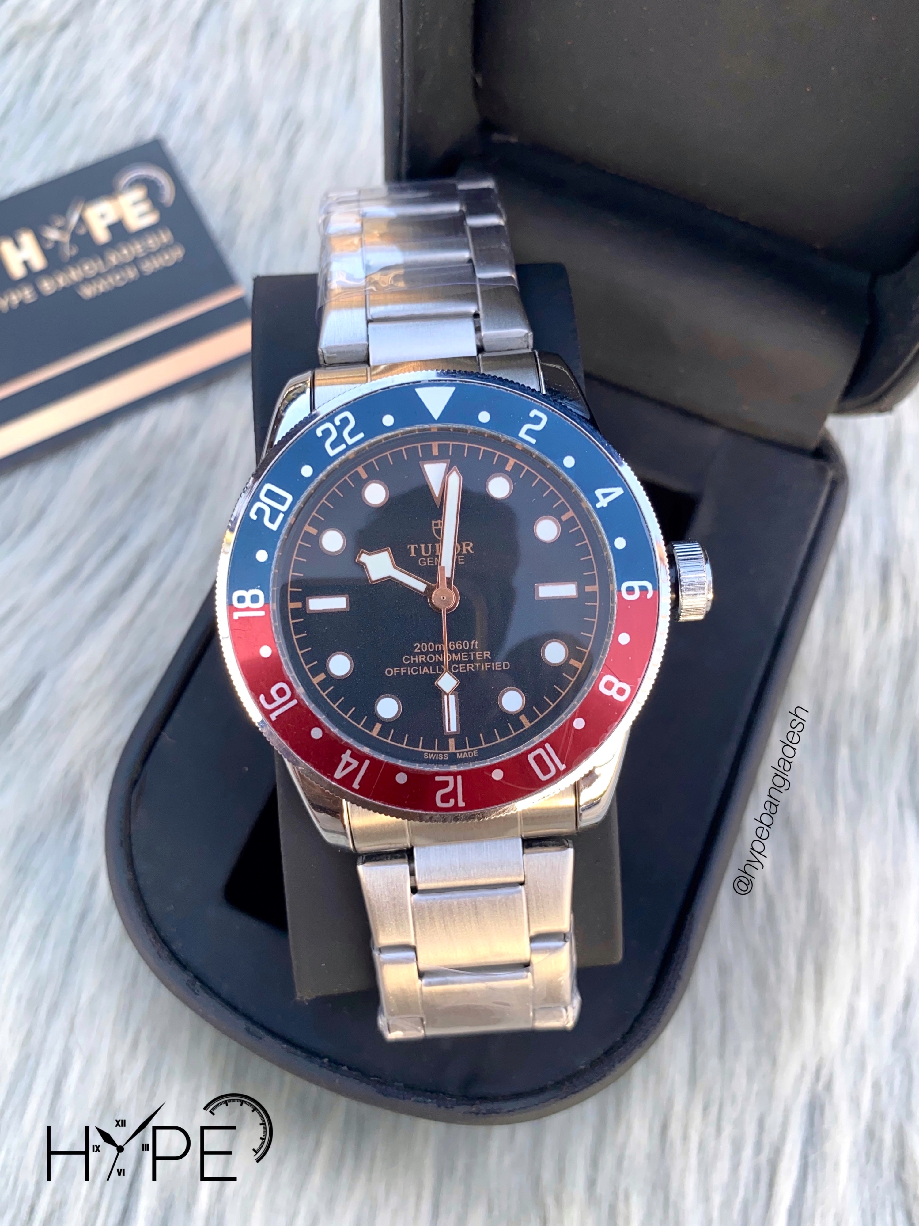 TUD0R Quartz (Blue-Red Bezel)