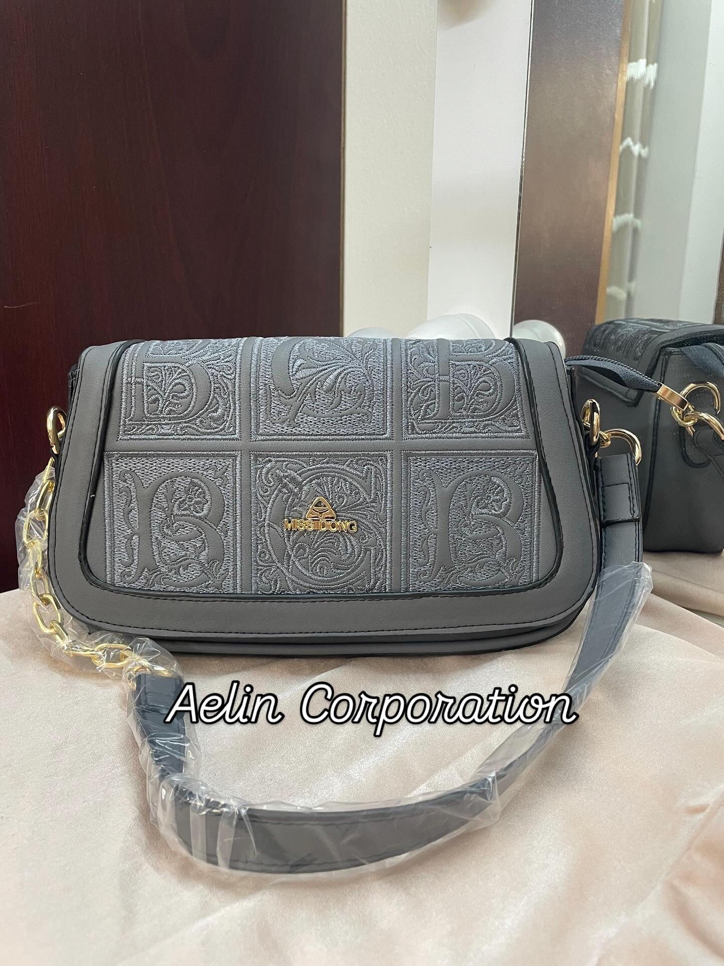 Premium Women’s Purse image 4