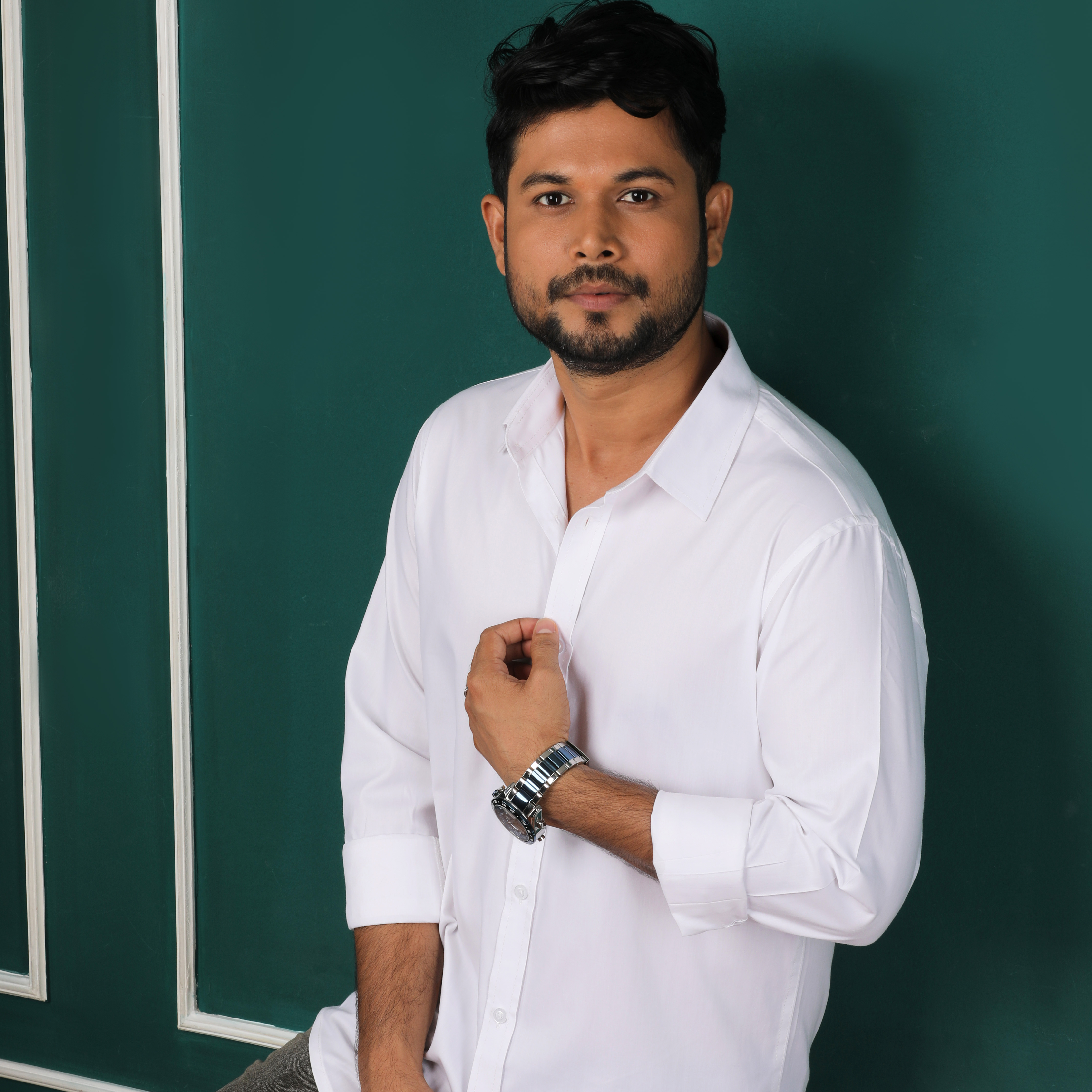 Luxury & Comfort with the Ajwah PREMIUM Classic White Men's Shirt_img_1