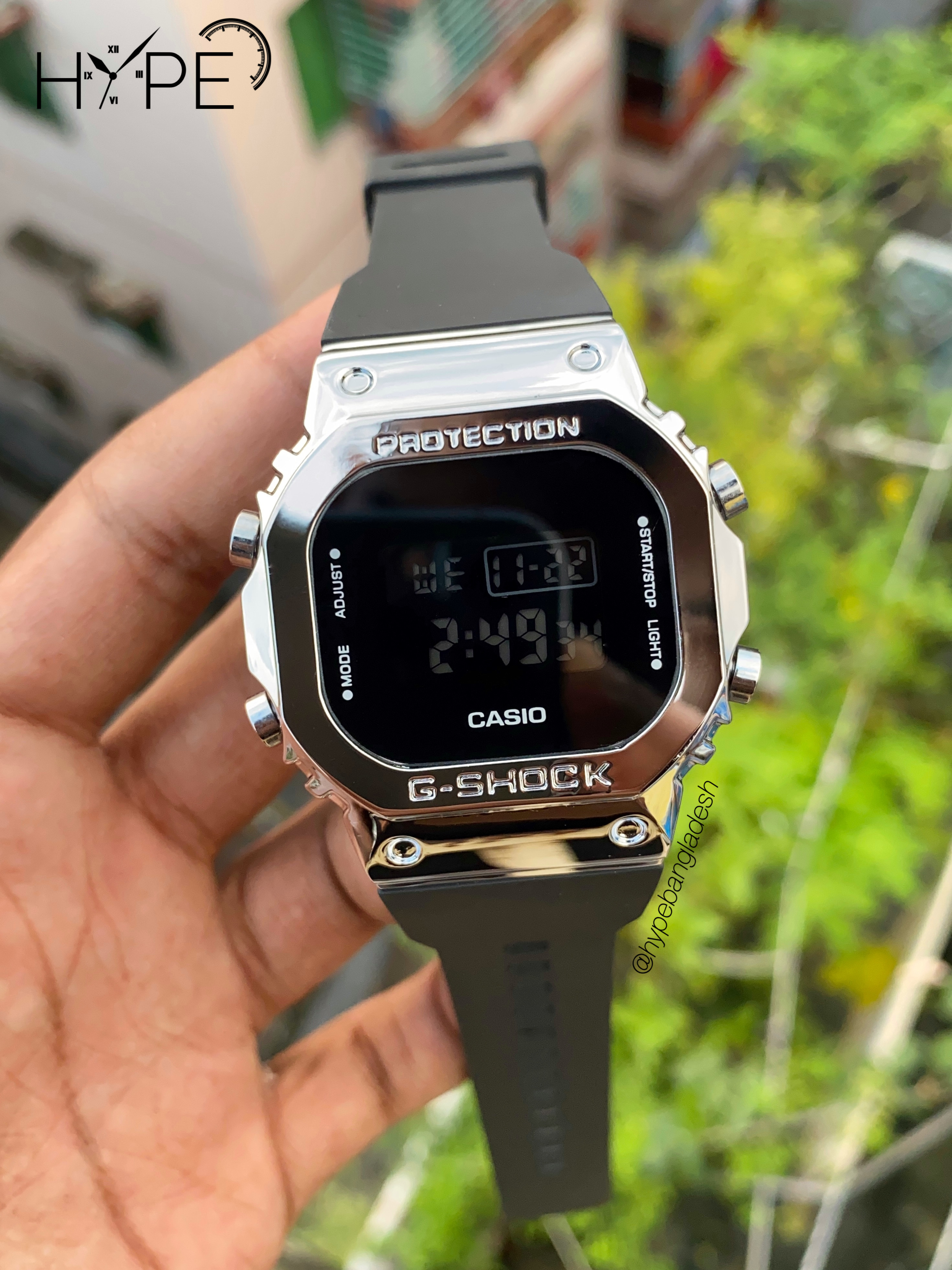 G-Shock digital square dial (Black-Silver)