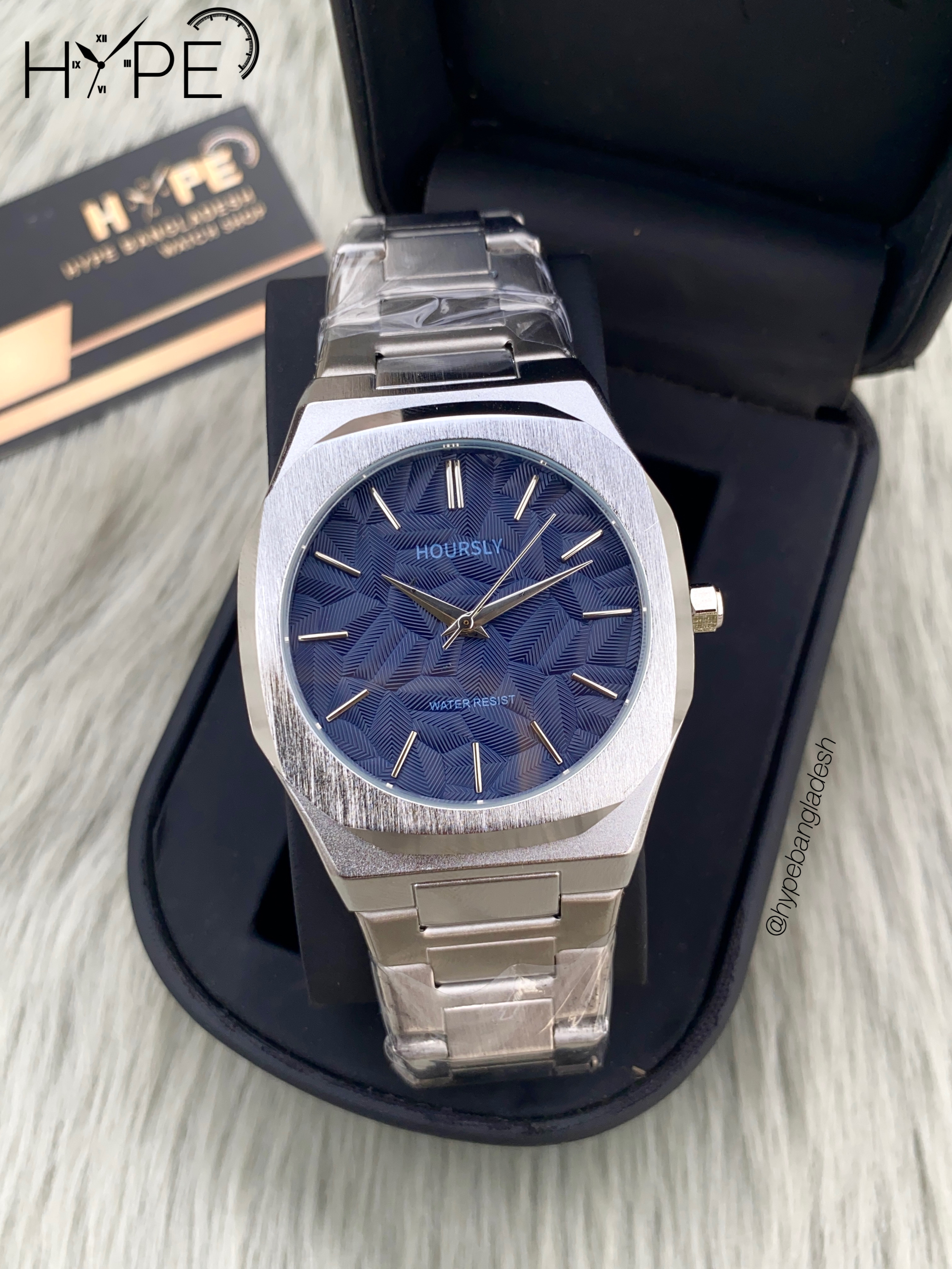 Hoursly stainless steel chain Quartz (Blue Dial)