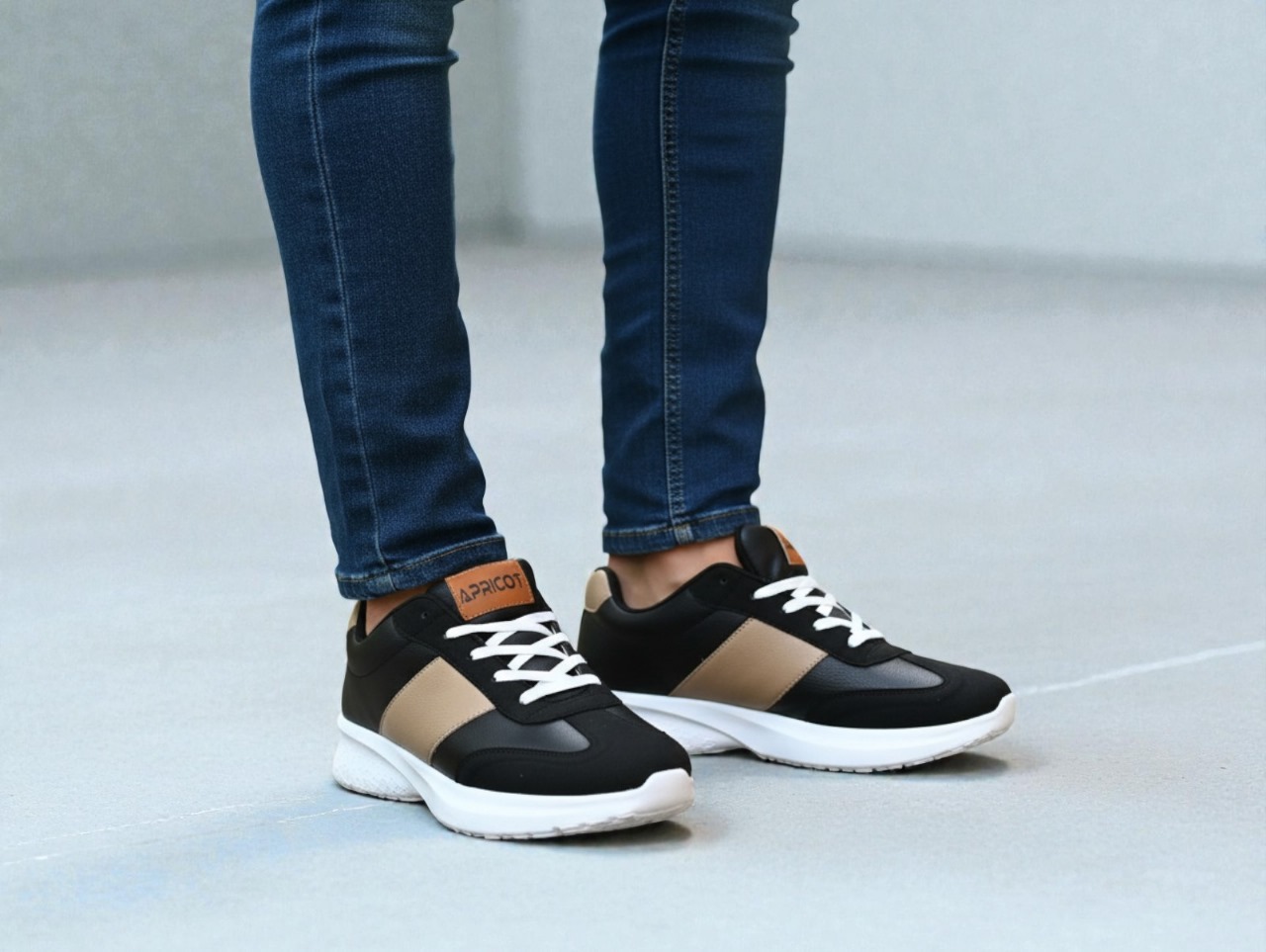 Premium Fashionable Sneakers (ADS-56)_img_2