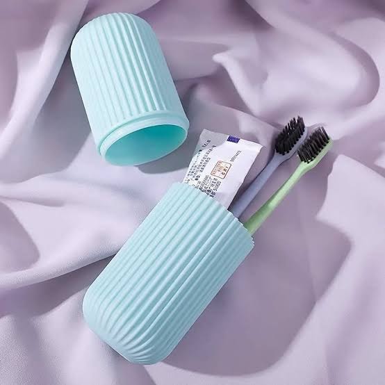 Travel toothbrush box
